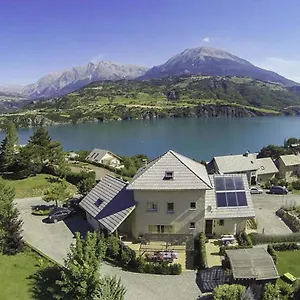 https://la-tulipe.fr-provencehotel.com